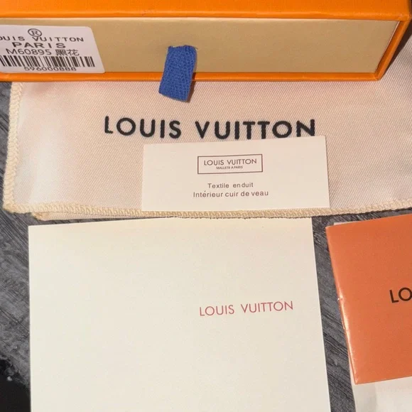 Louis Vuitton Black and Gray Monogram Wallet - Picture 4 of 5
